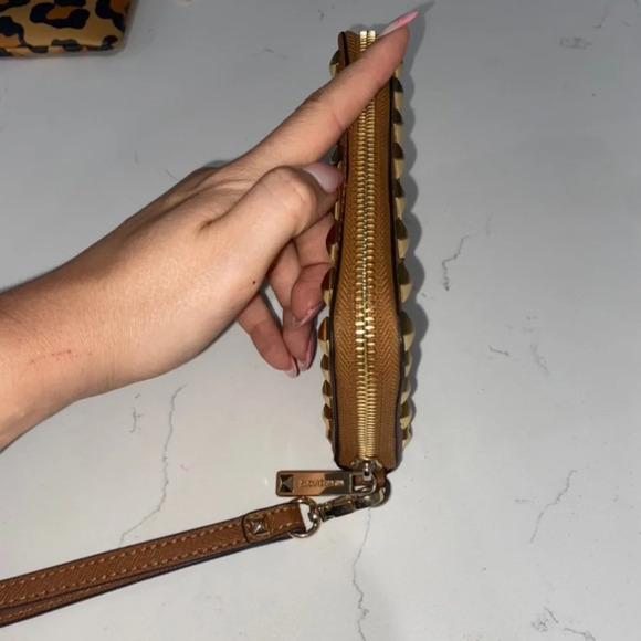 Michael Kors Saffino Selma Studded Pebble Leather Wallet Multifunction Wristlet - Picture 4 of 6